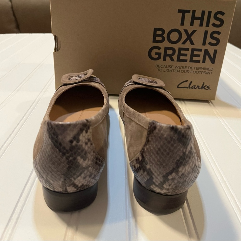 Clarks Un Blush Cove Flats Pebble Suede Taupe Comfort Shoes Sz 8.5 NIB - Picture 4 of 7
